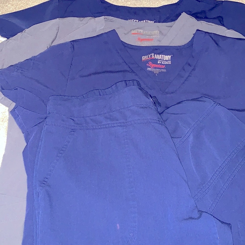 Greys Anatomy Scrubs Shirt & Pant Bundle: 3 Signature Shirts + 1 Signature Pant